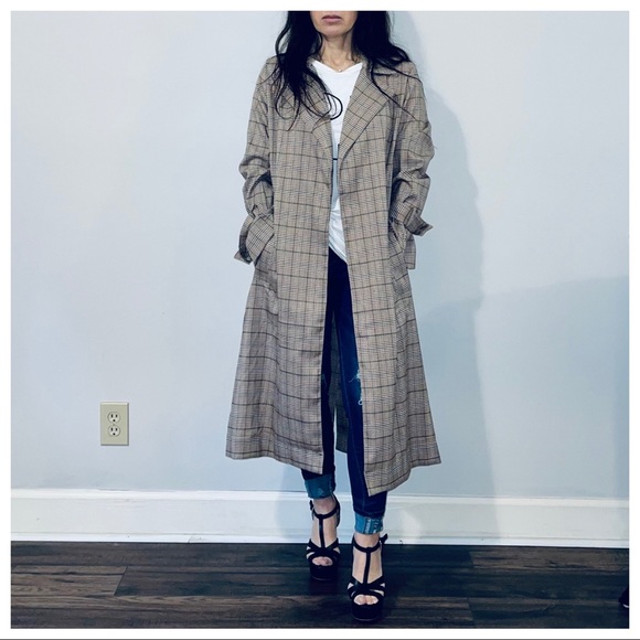 Fabulous belted plaid side pocket trench coat - Picture 5 of 7